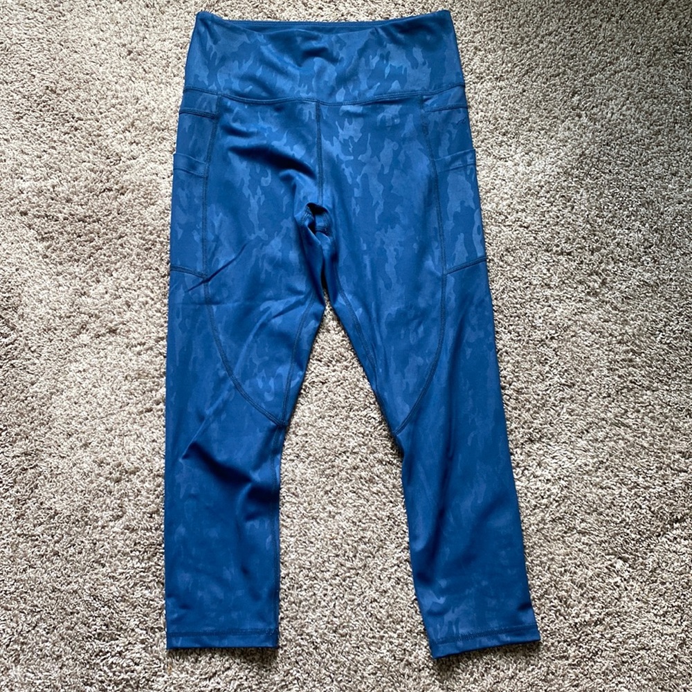 Zyia Navy Camo pocket light n tight leggings
